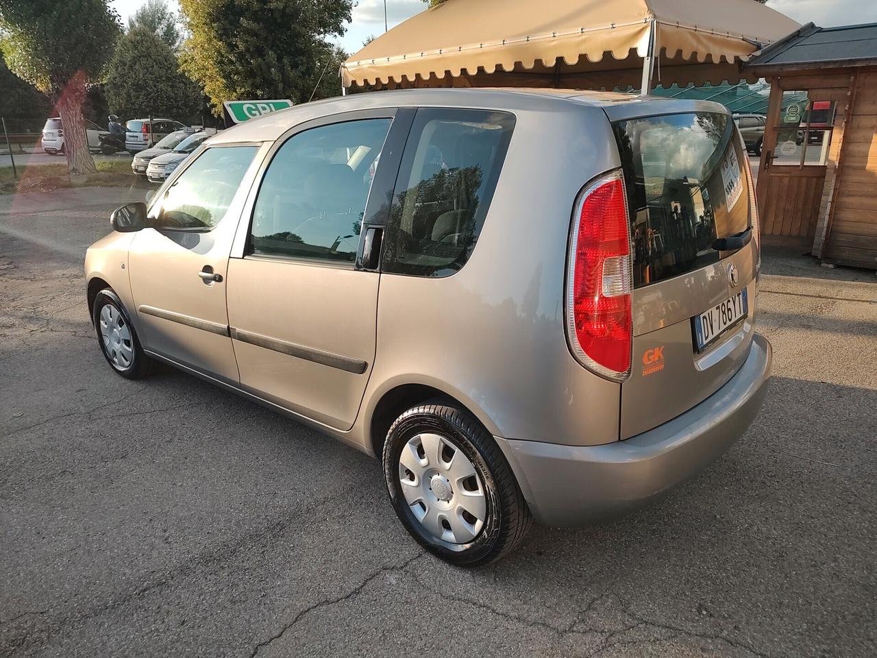 Skoda Roomster 1.2 12V 70CV Style GPLine, OK NEOPATENTATI