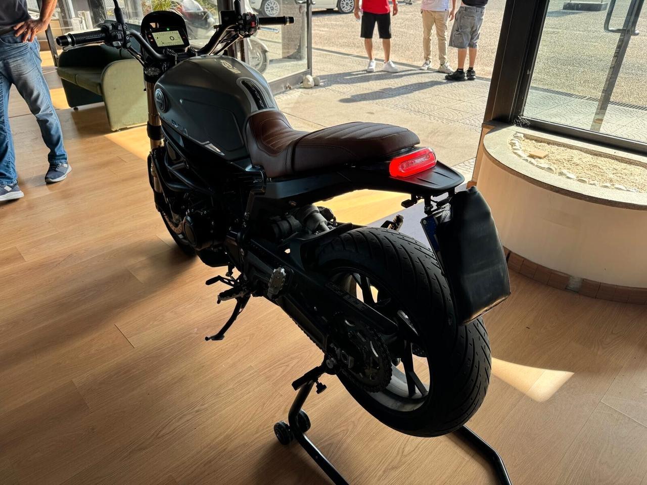 BENELLI LEONICINO 800