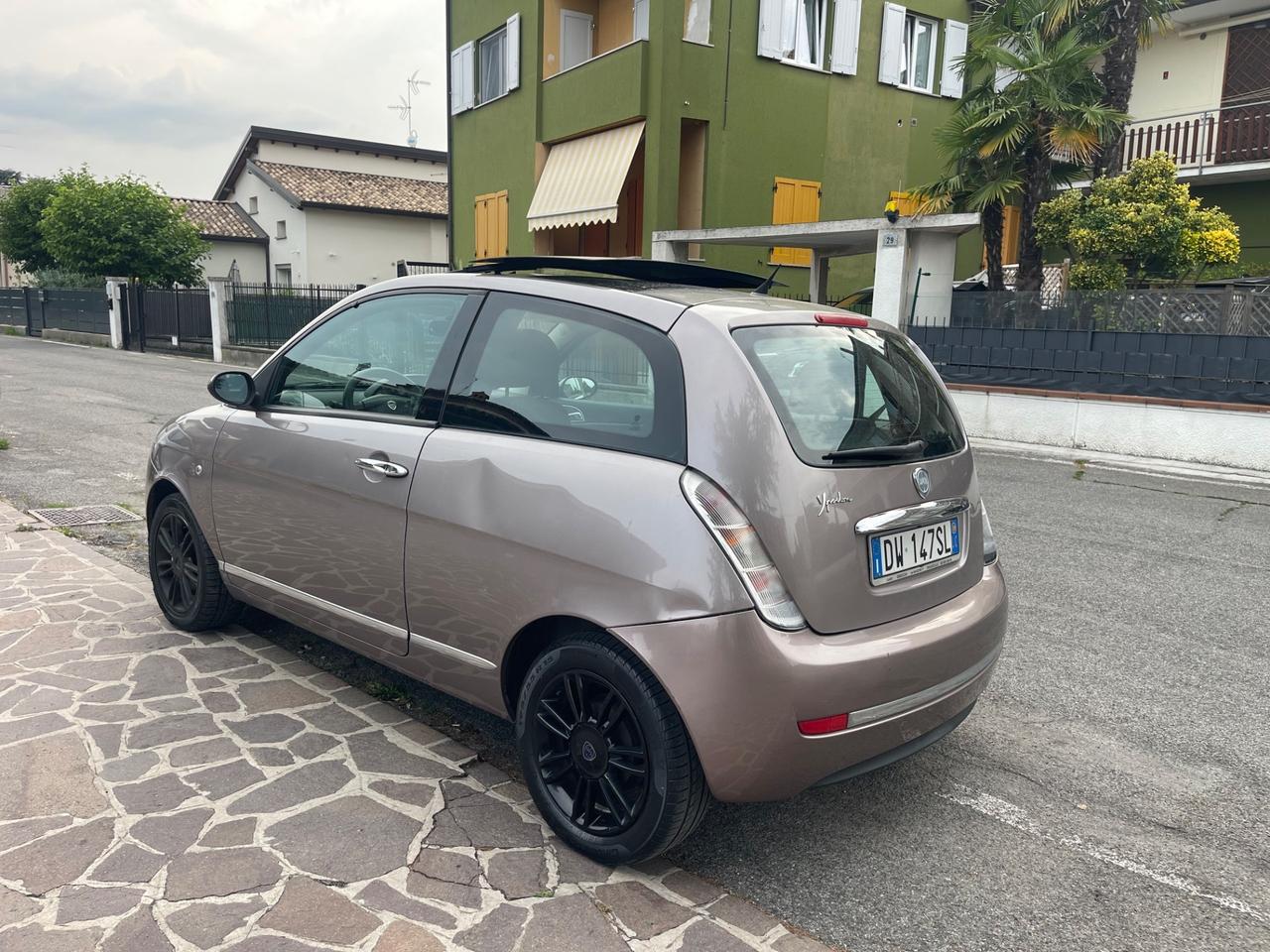Lancia Ypsilon 1.4 Platino Ecochic GPL