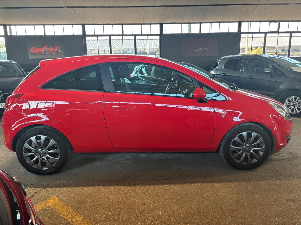 Opel Corsa 1.2 63KW 85CV 3porte Club NEOPATENTATO