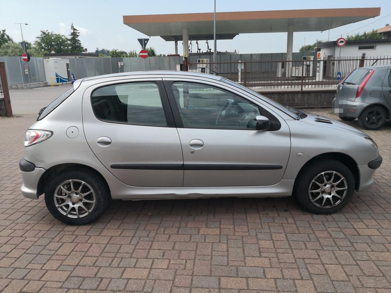 Peugeot 206 1.4 5p neopatentati clima