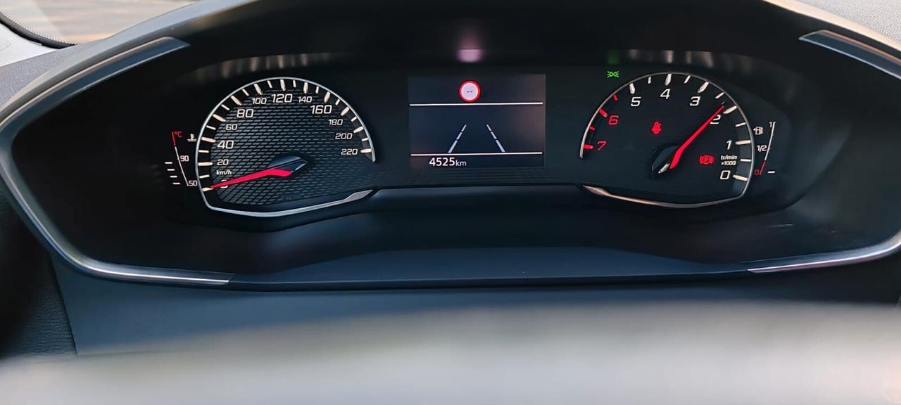 Peugeot 208 KM 4.500