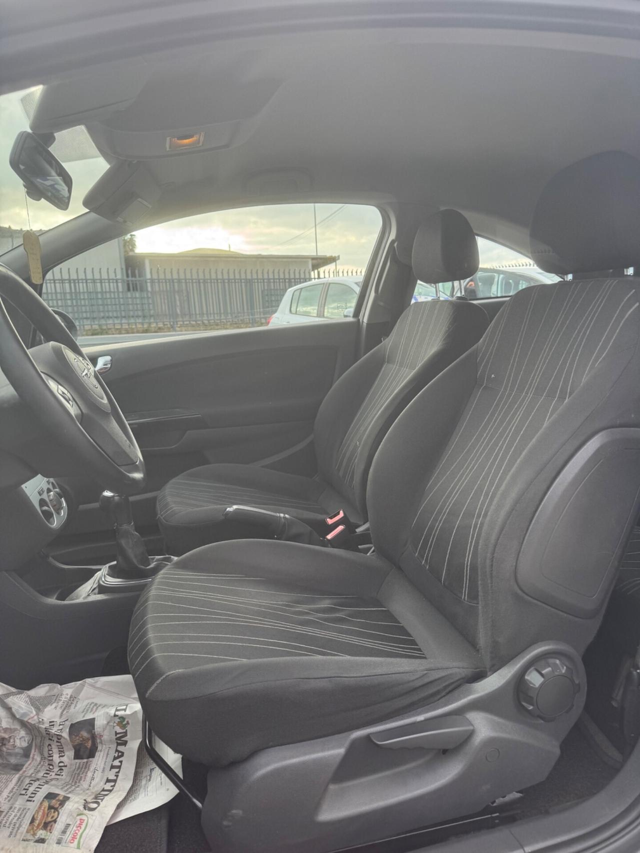 Opel Corsa 1.2 80CV 3 porte GPL-TECH Club