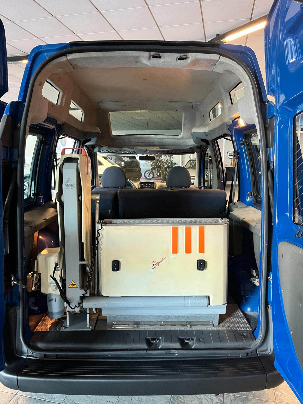 Fiat Doblo 1.6i 16V cat ELX TRASPORTO DISABILI-PEDANA IDRAULICA
