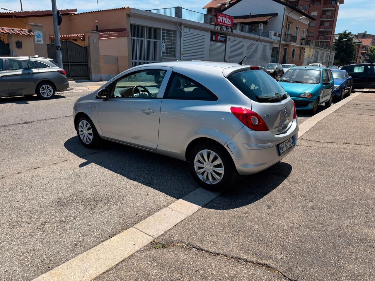 Opel Corsa 1.2 3 porte Sport