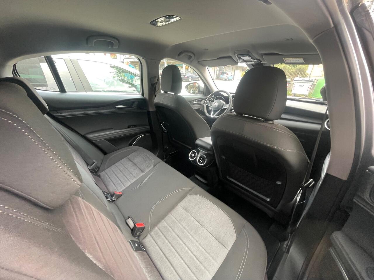 Alfa Romeo Stelvio 2.2 210 CV AT8 Q4 Business