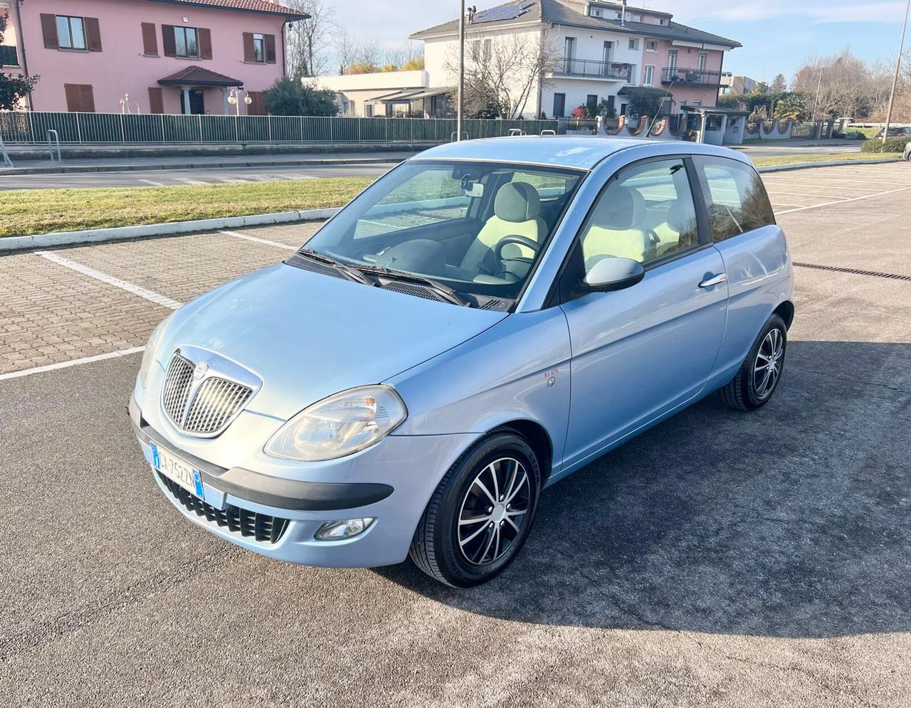 Lancia Ypsilon 1.2 16V Platino NEOPATENTATI