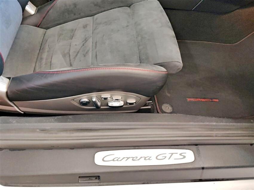 Porsche 911 3.0 Carrera GTS Coupé
