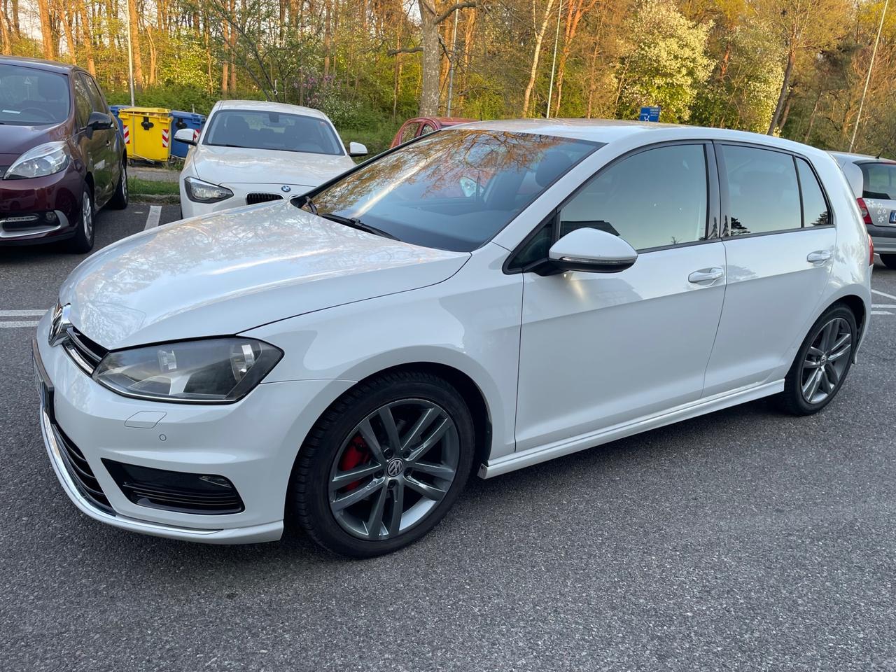 Volkswagen Golf 1.6 TDI 110 CV DSG 5p. R-line*Neopatentati*Cerchi*Euro 6*