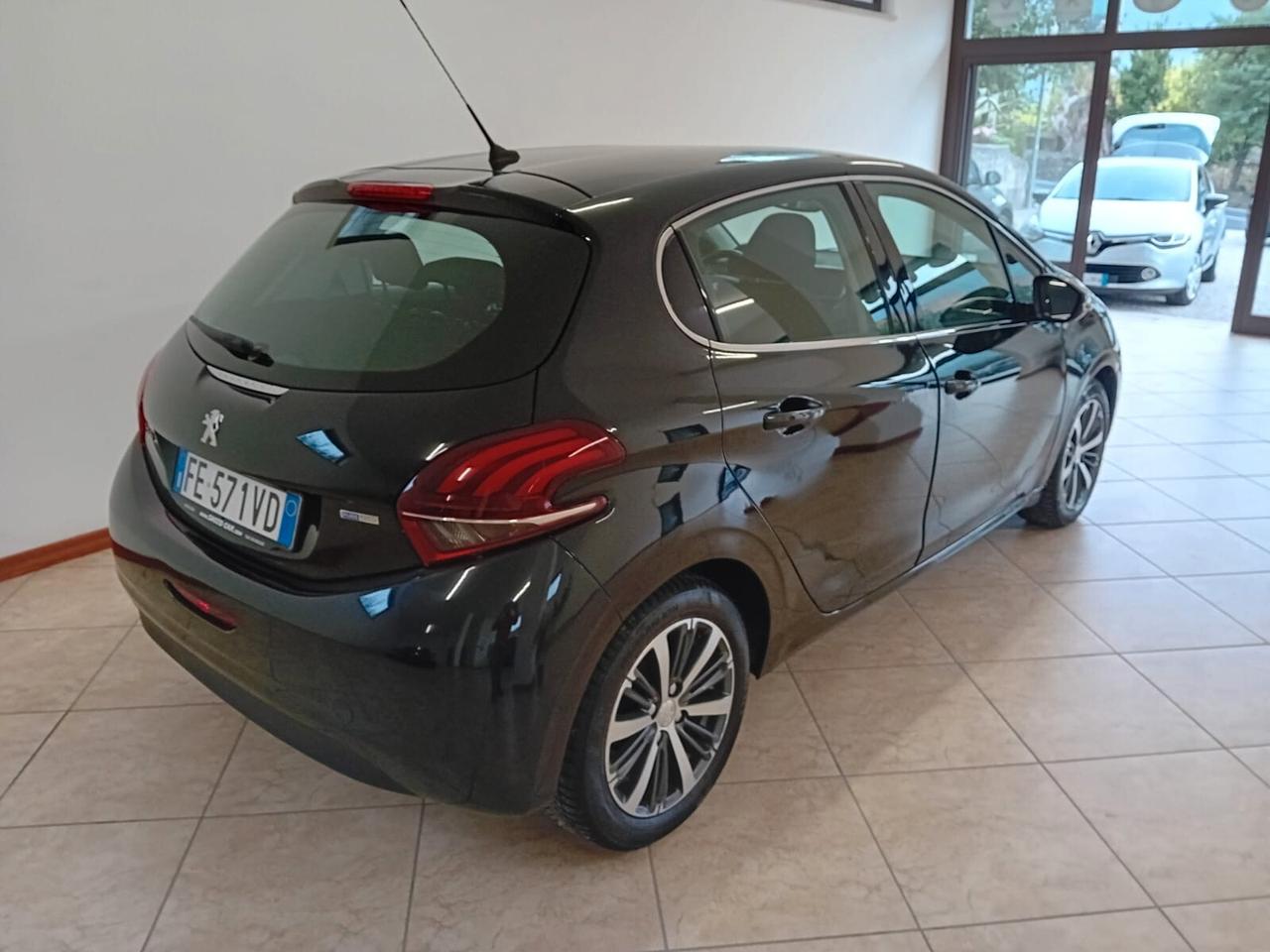 Peugeot 208 PureTech 82 5 porte Allure