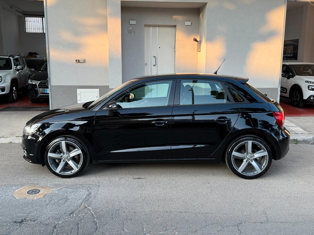 Audi A1 SPB 1.6 TDI 105CV NAVI LED - 2012