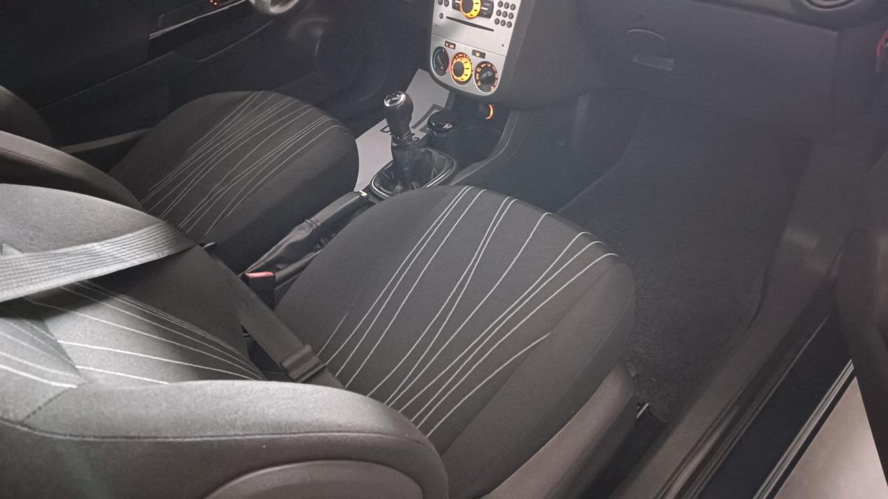 Opel Corsa 1.2 3 porte Sport