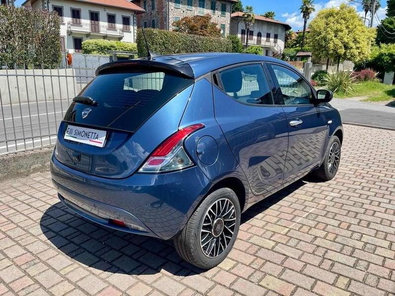 Lancia Ypsilon 1.0 FireFly 70CV S&S Hybrid Platino - AZIENDALE
