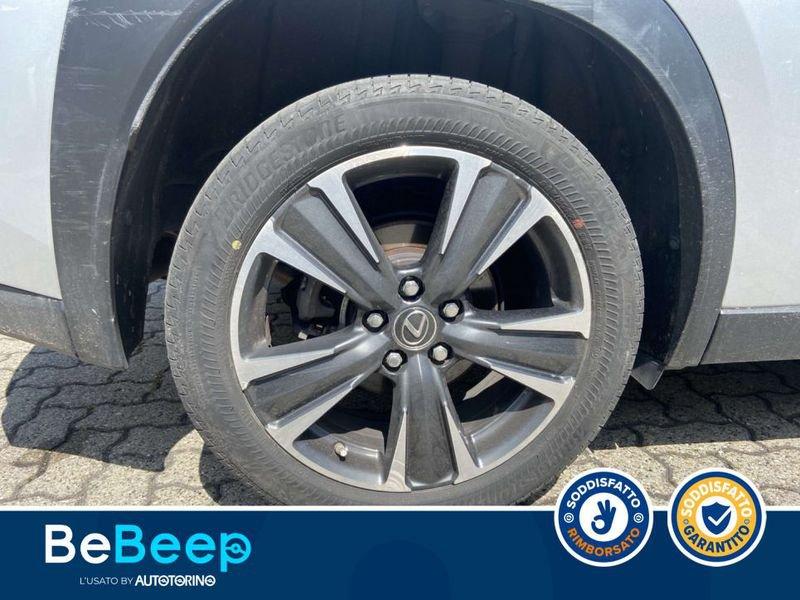 Lexus UX 2.0 PREMIUM 4WD CVT