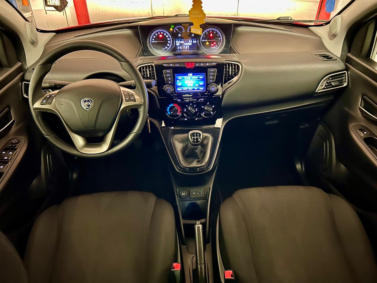 Lancia Ypsilon 1.2 69 CV 5 porte S&S Platinum