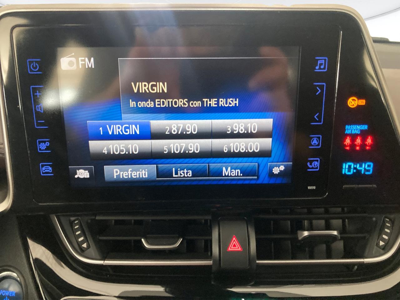 TOYOTA C-HR 1.8h Lounge 2wd e-cvt my18