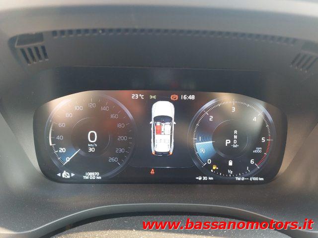VOLVO XC60 B4 (d) AWD Geartronic Momentum Pro PROMO PRIMAVERA