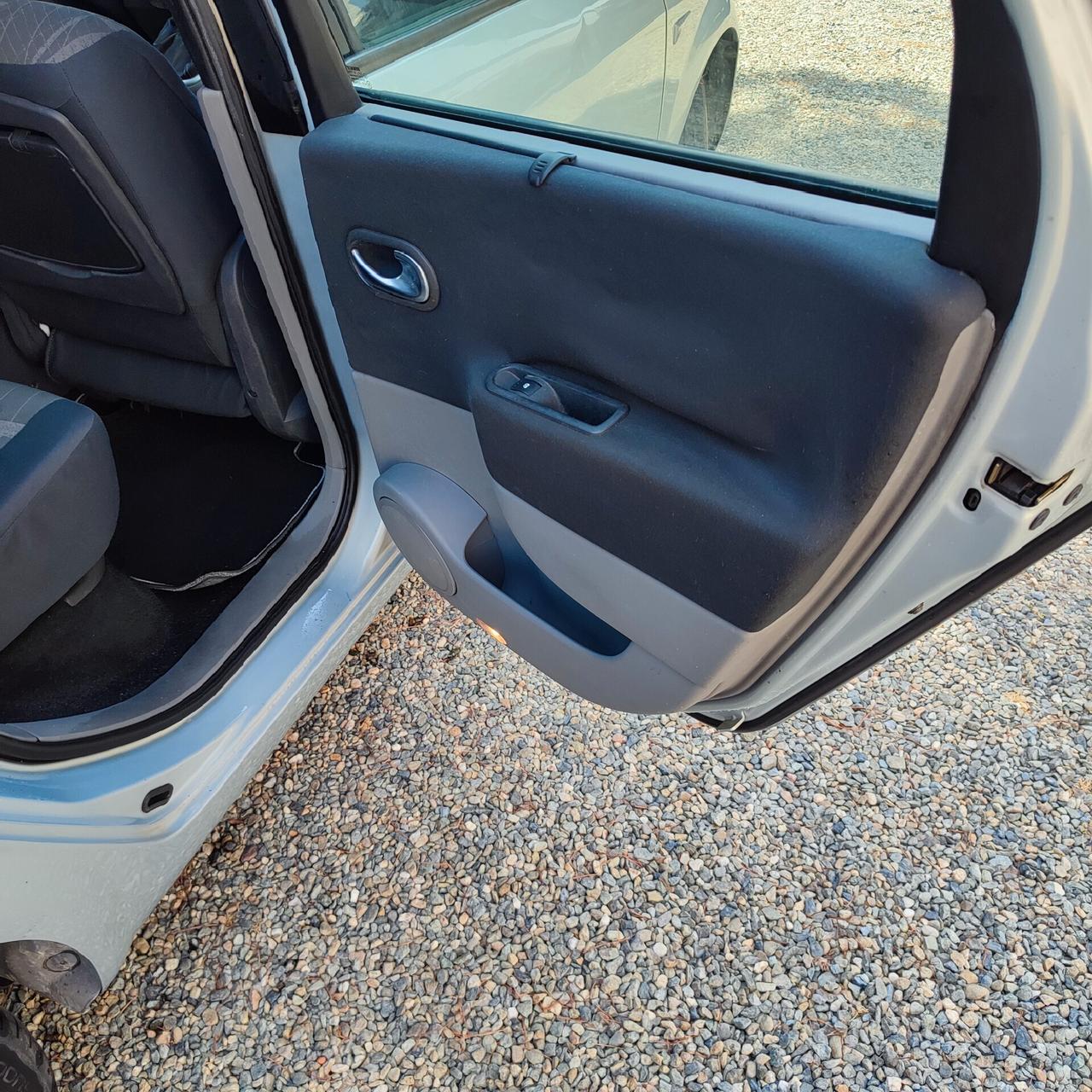 Renault Scenic Scénic 1.6 16V Luxe Dynamique