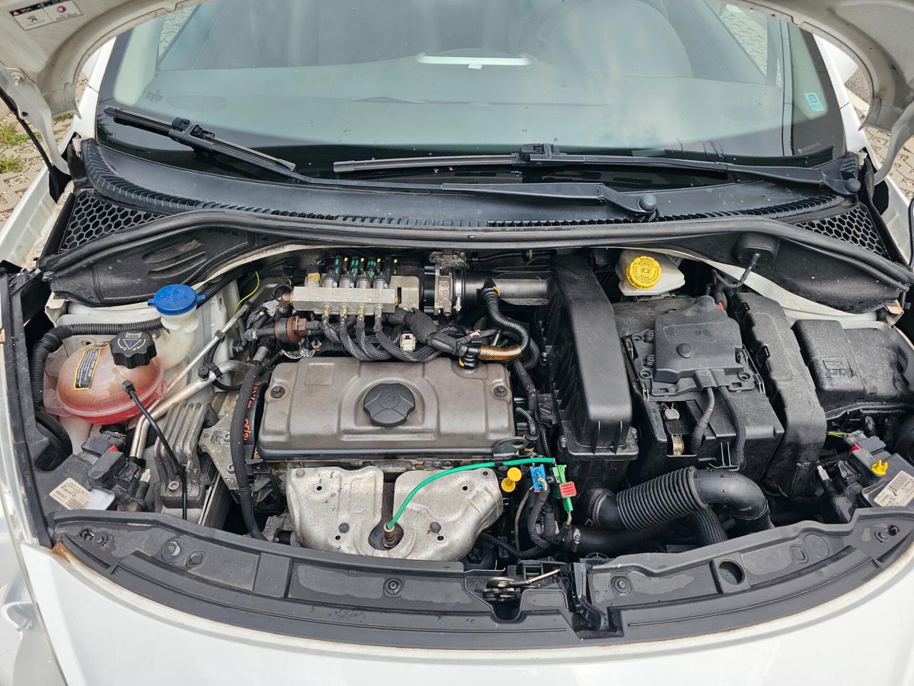 Peugeot 207 Plus 1.4 8V 75CV 5p. ECO GPL