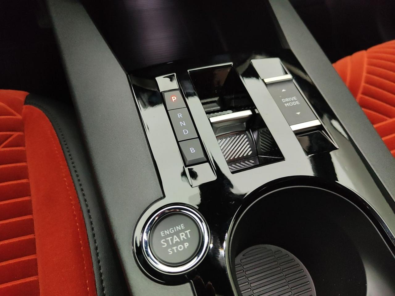 LANCIA Ypsilon IV 2024 156CV BEV 51KW LX (GUIDA AUTONOMA LIVELLO 2, INFOTAINMENT SALA PRO NAVI)