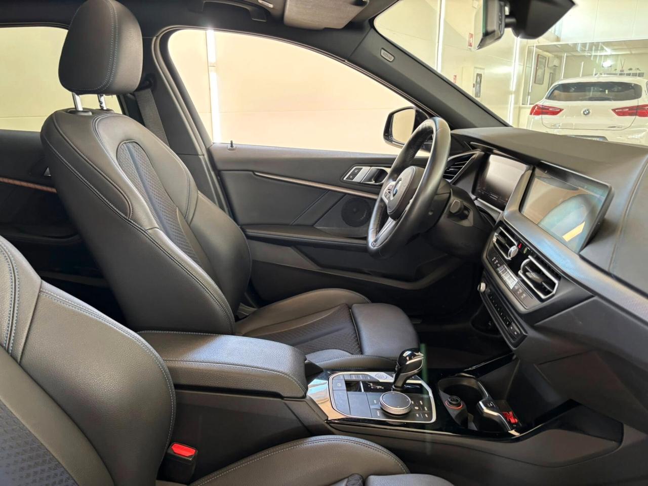 Bmw 116 116d 5p. Msport