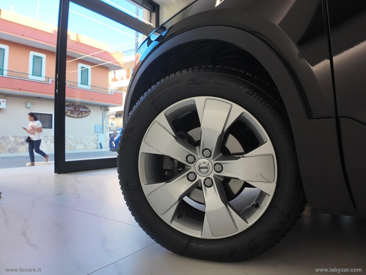 VOLVO XC40 D3 Geartronic R-design TETTO APRIBILE
