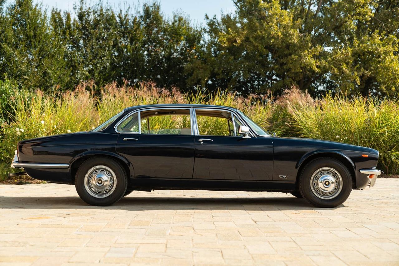 Jaguar XJ 4.2 - JAG00070