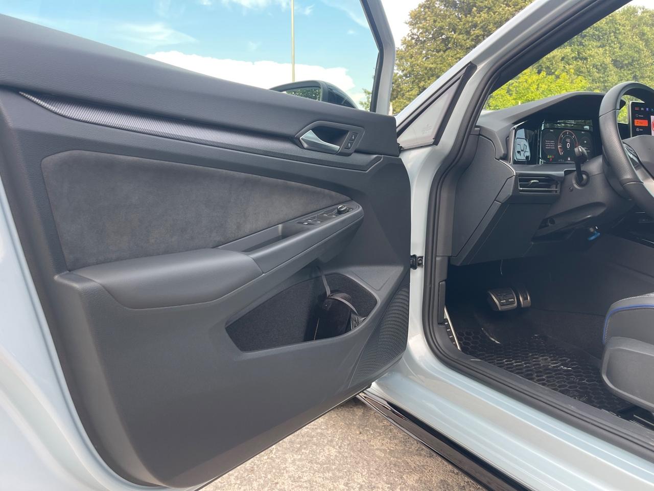 Volkswagen Golf 8.5 R-Line DSG 2.0 TDI 150cv