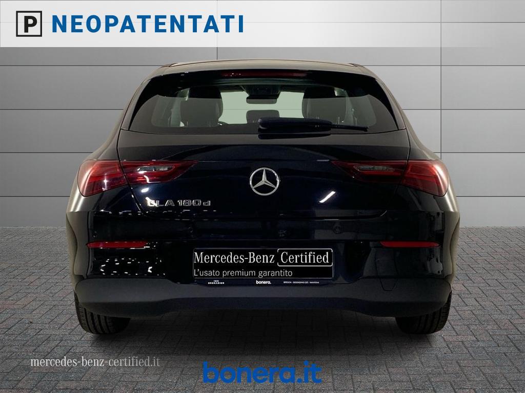 Mercedes CLA Shooting Brake 180 D Advanced 8G-DCT