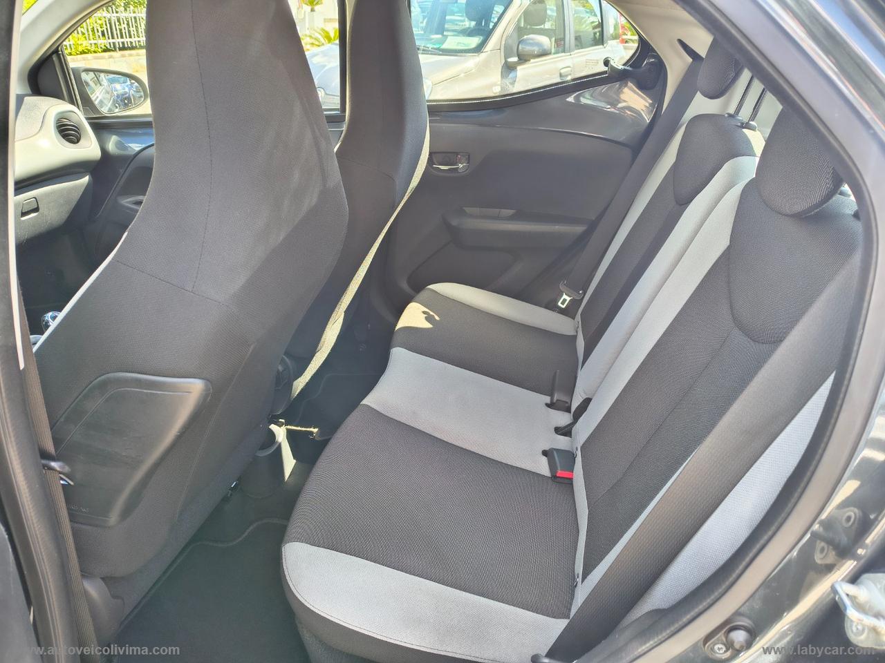 TOYOTA Aygo 1.0 VVT-i 69 CV 5p. x-play TSS MMT