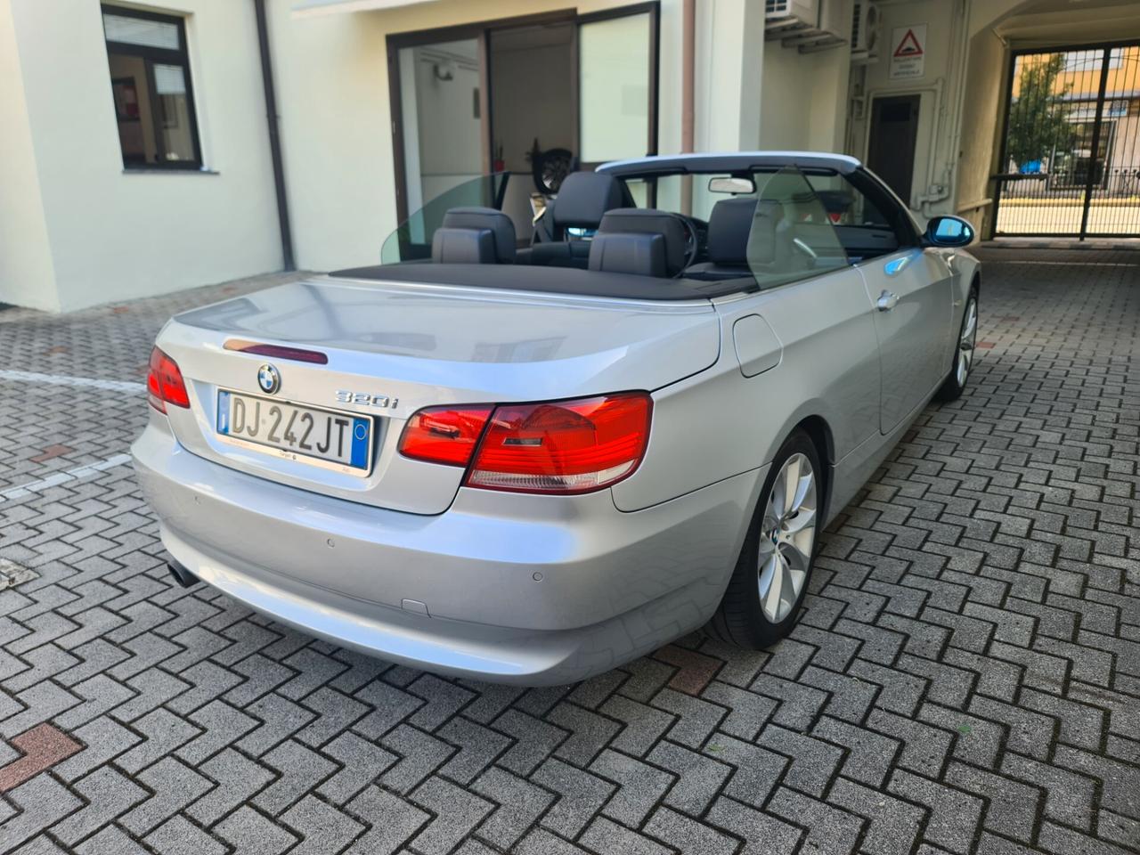 Bmw 320i cat Cabrio Futura - Km. certif.