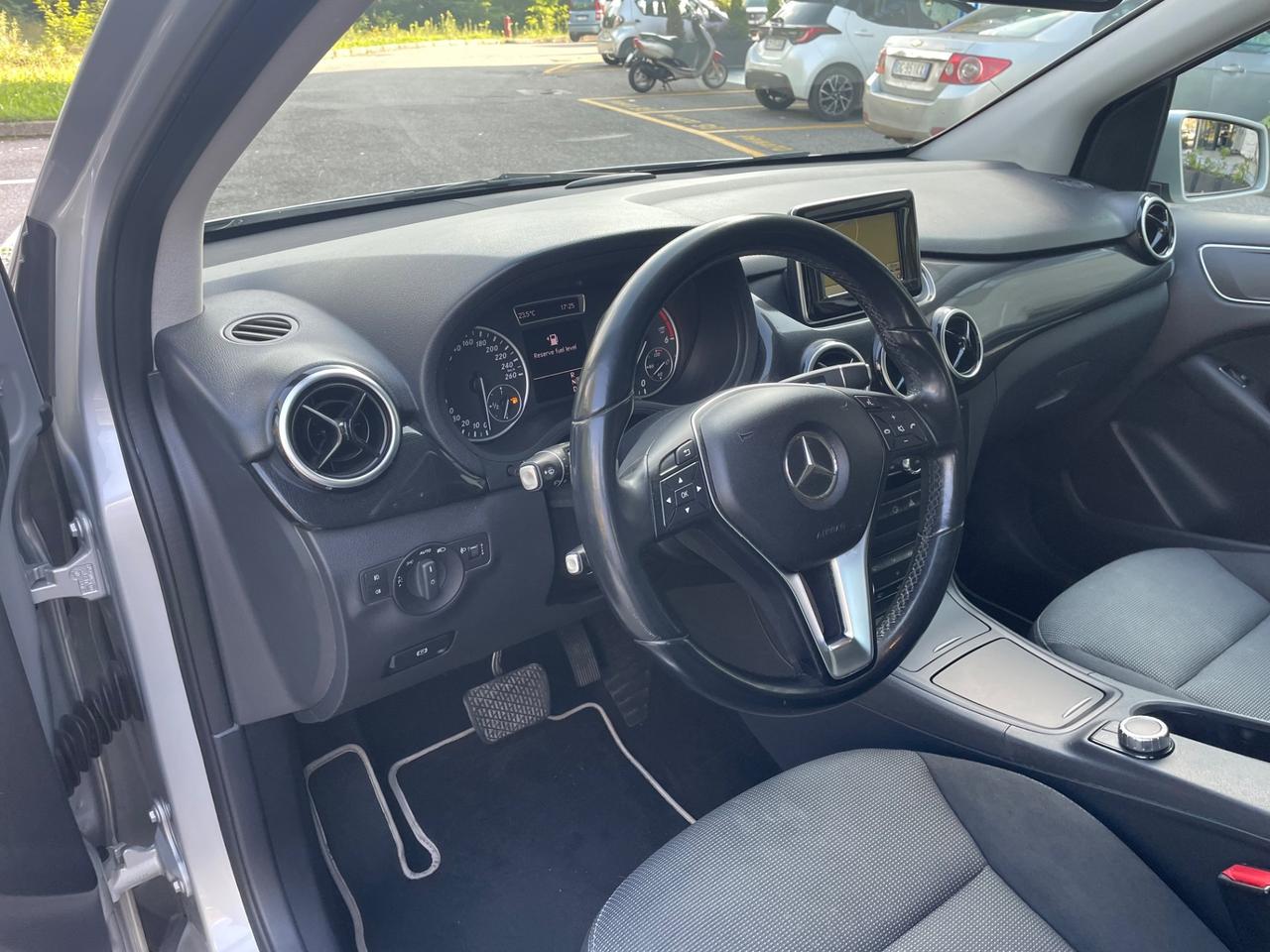 Mercedes-benz B 180 CDI Automatik*Navi*Retrocamera*