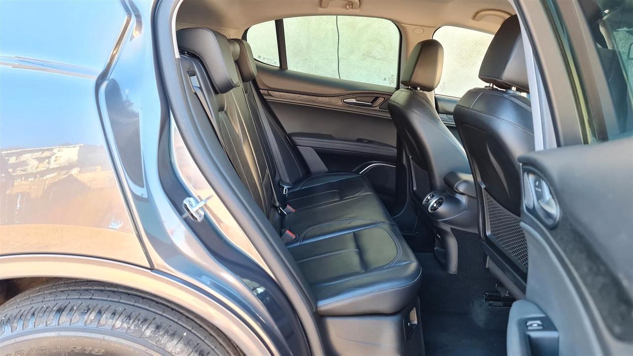 Alfa Romeo Stelvio 2.2 Turbodiesel 210 CV AT8 Q4 Executive