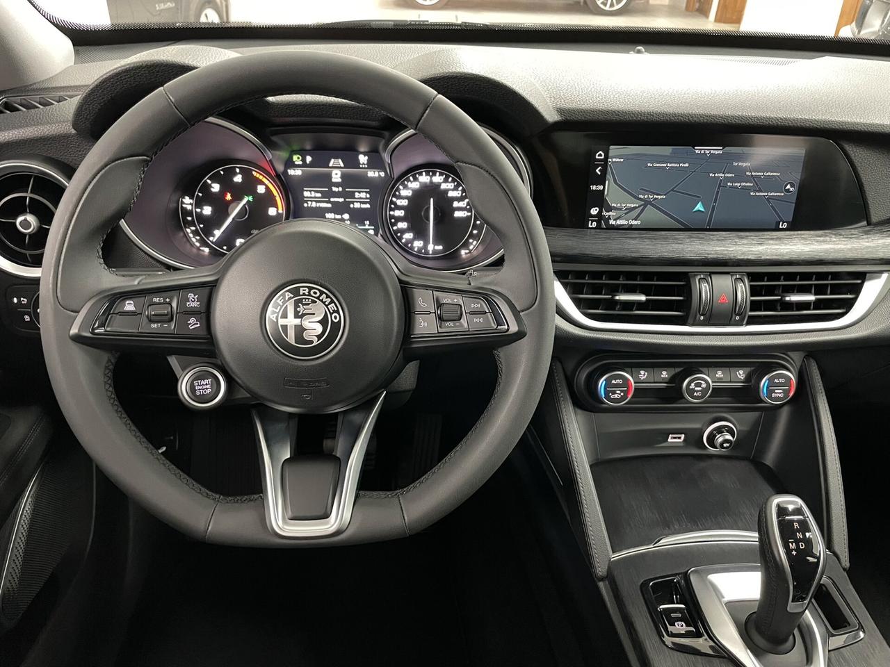 Alfa Romeo Stelvio 2.2 TD 160 CV BUSINESS AT8 DISTRIBUZIONE ESEGUITA NAVI 18" SENSORI VETRI SCURI UNICO PROPRIETARIO