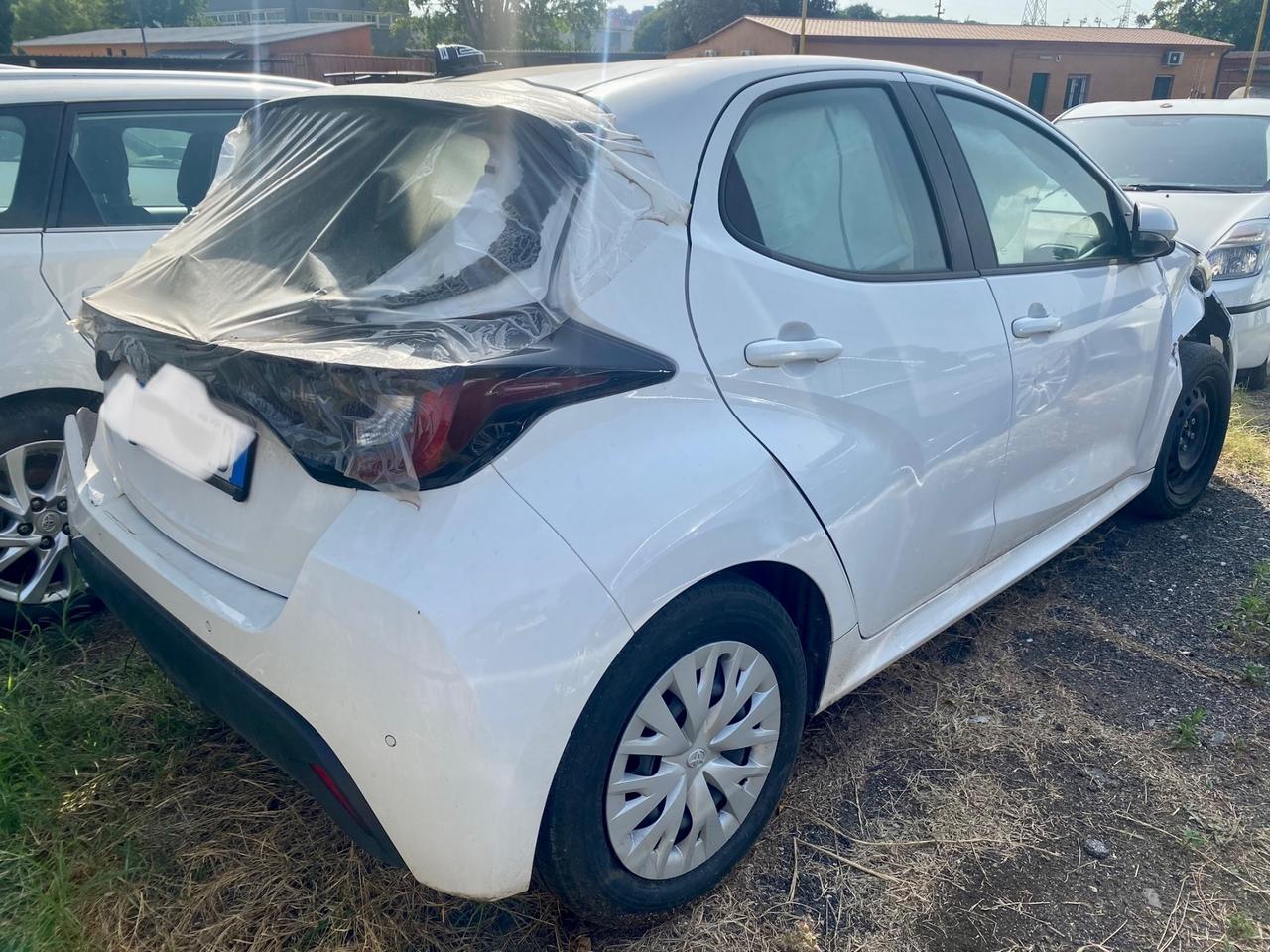 Toyota Yaris 1.5 Hybrid 5 porte Active Incidentata