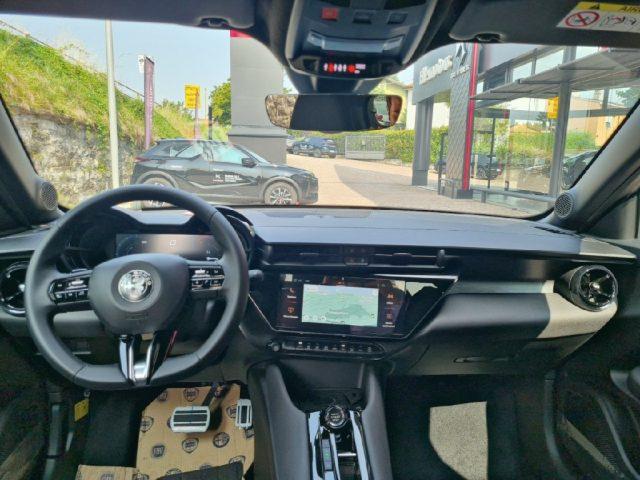 ALFA ROMEO Junior 1200 HYBRID 136CV AUT SPECIALE