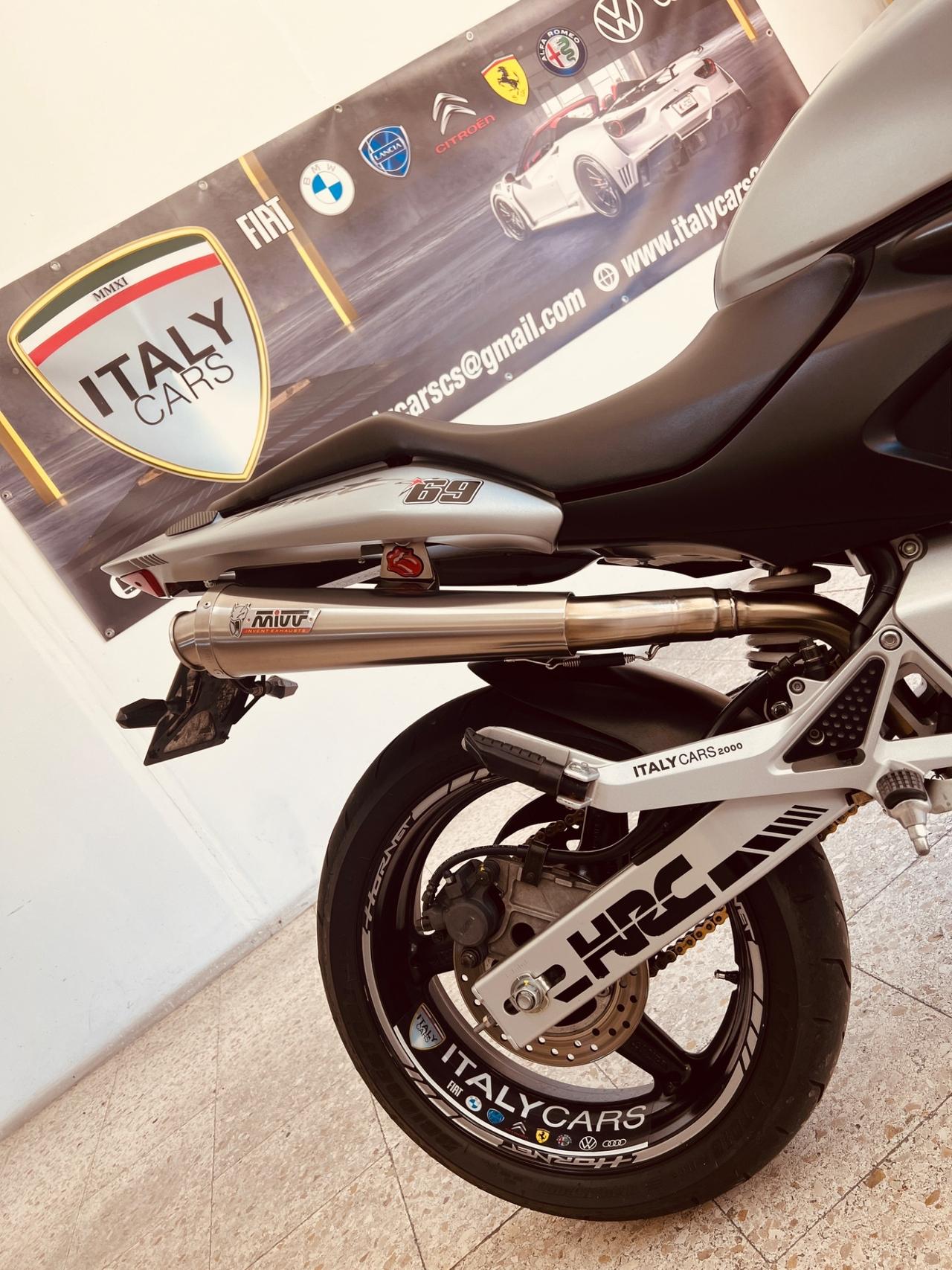 Honda Hornet 600 Super accessoriata