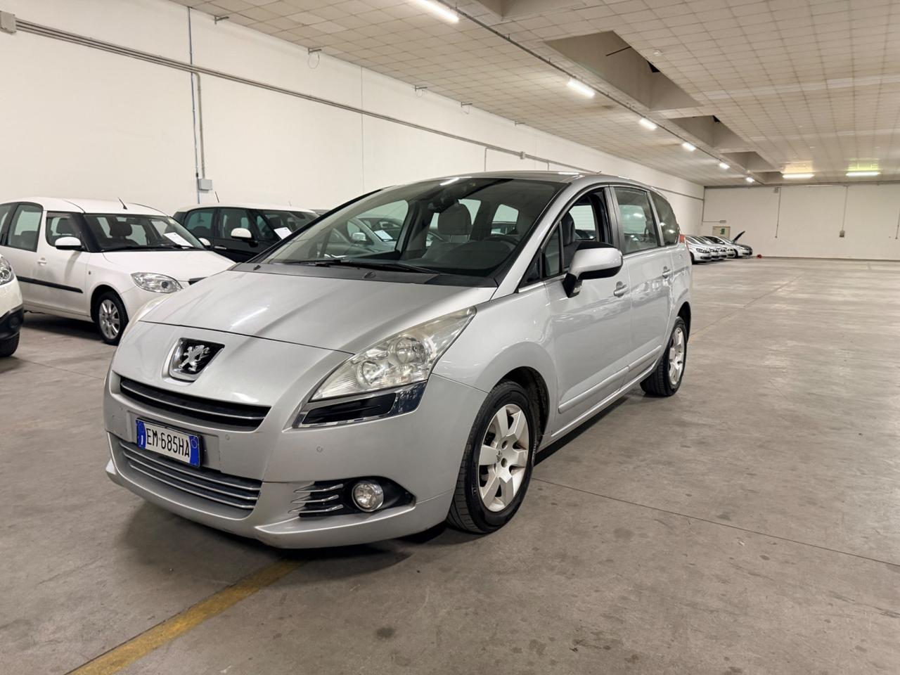 Peugeot 5008 1.6 e-HDi 112CV Stop&Start cambio robotizzato Active