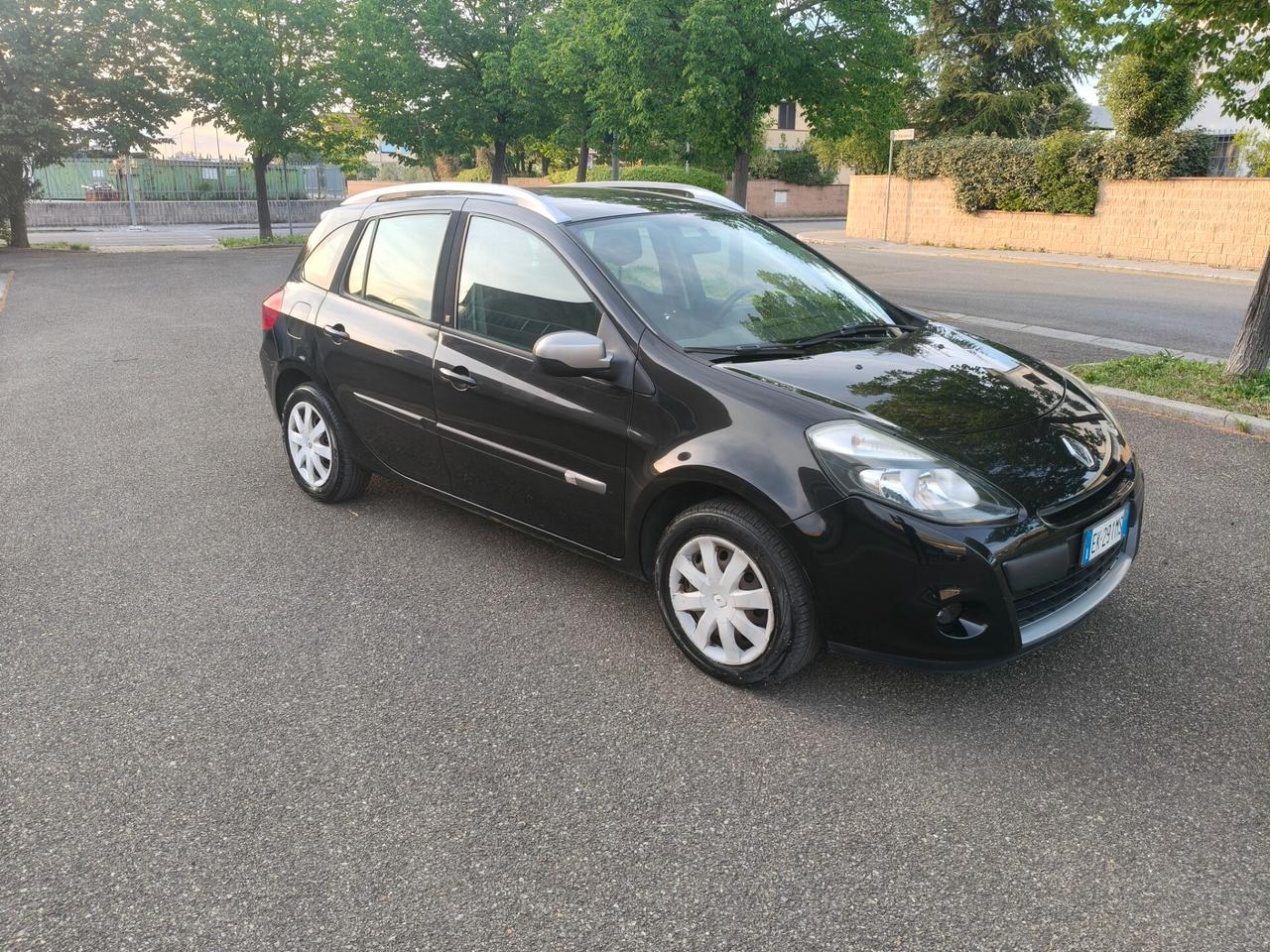 Renault Clio 1.2 sw del 2011 SOLO 105.000 KM