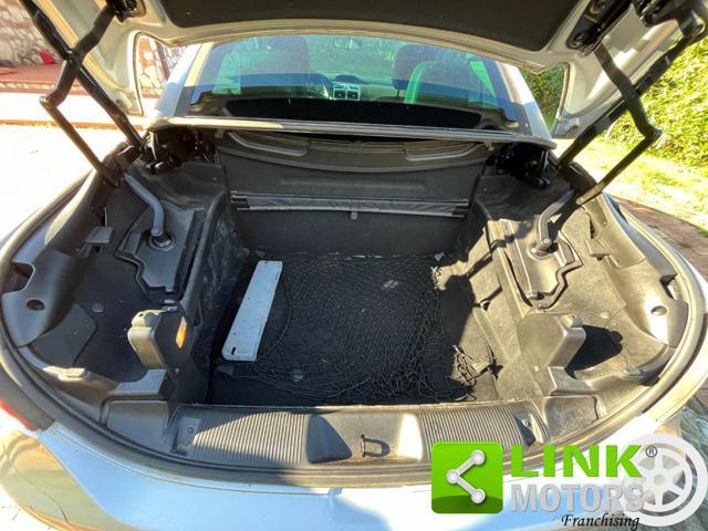 PEUGEOT 307 2.0 HDi FAP CC Féline