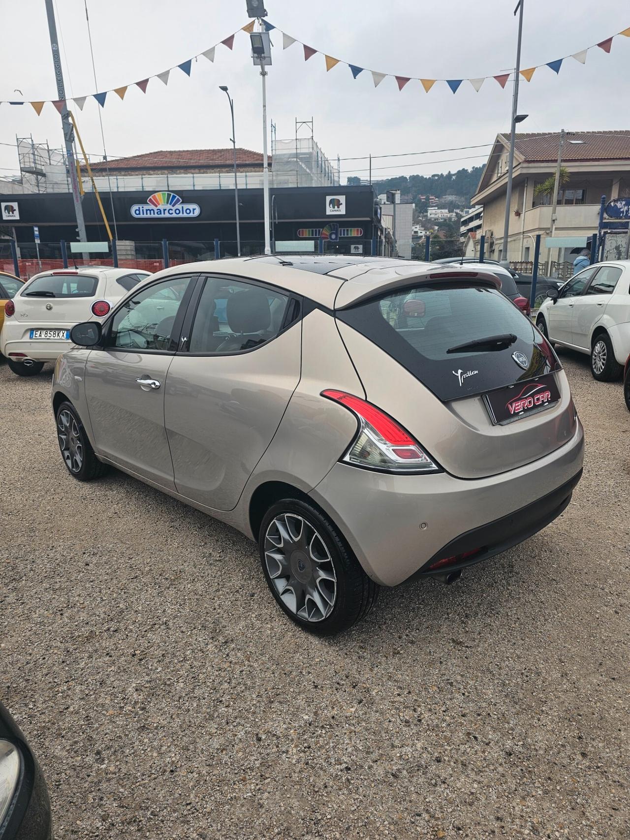 Lancia Ypsilon 0.9 TwinAir 85 CV 5 porte S&S Gold