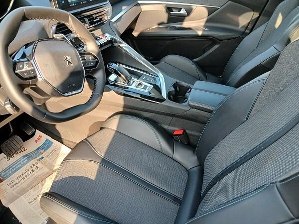 PEUGEOT 3008 1.5 BlueHDi 130 CV S&S EAT8 ALLURE