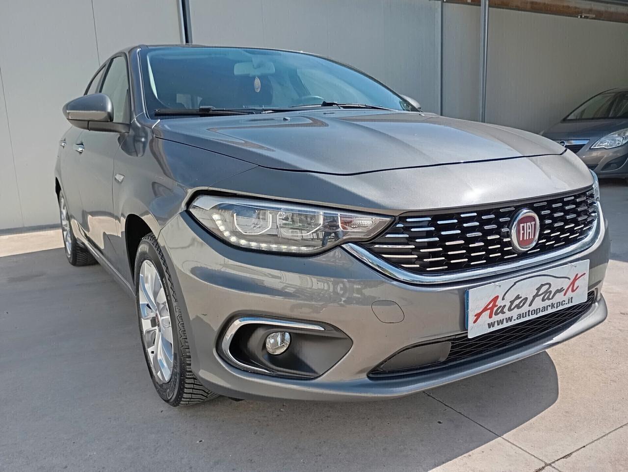 Fiat Tipo 5P 1.6 Multijet Lounge Aut.