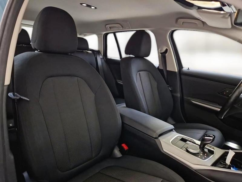 BMW 318 48V Business Advantage Touring auto