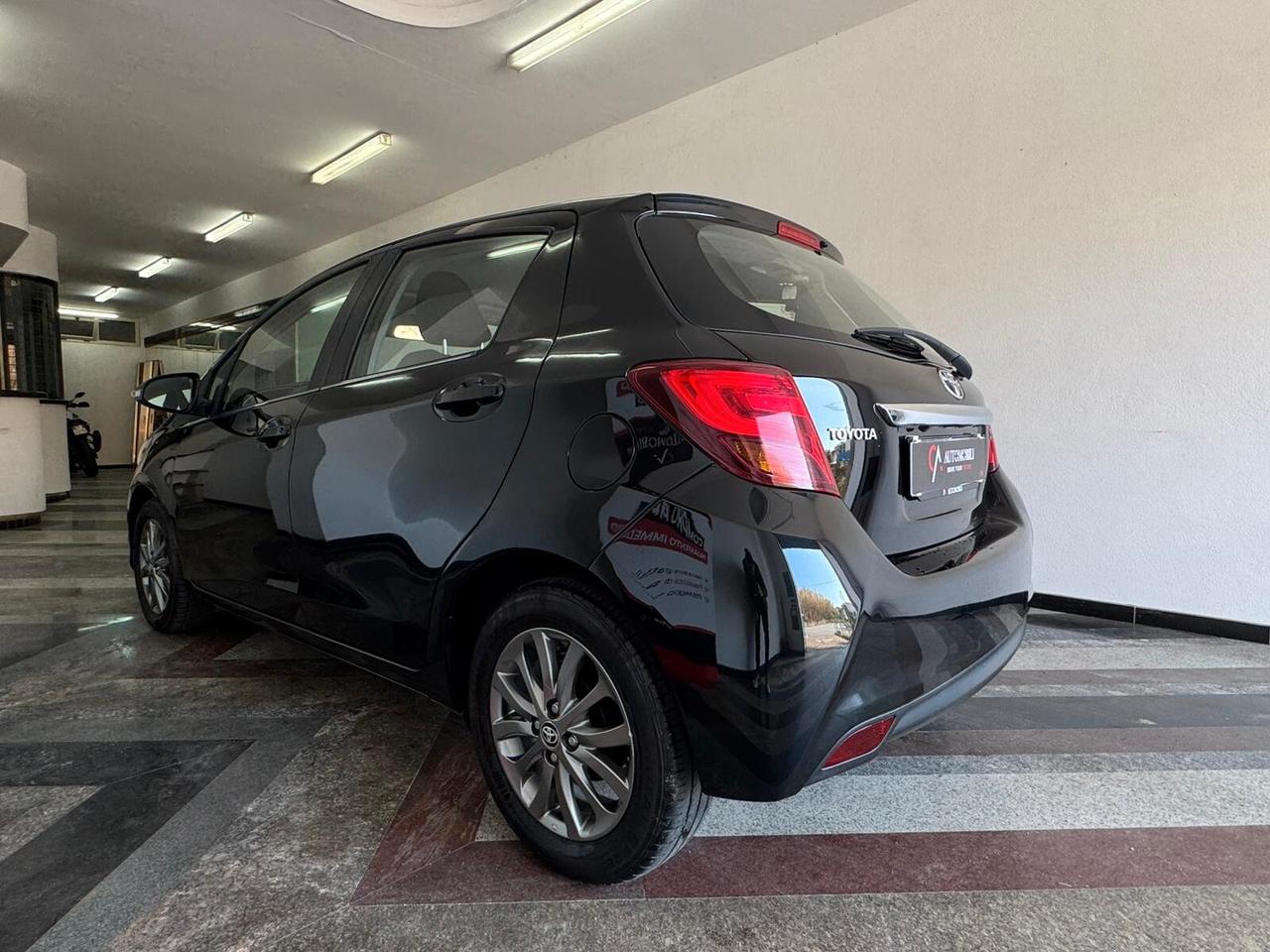 Toyota Yaris 1.0 5 porte Lounge