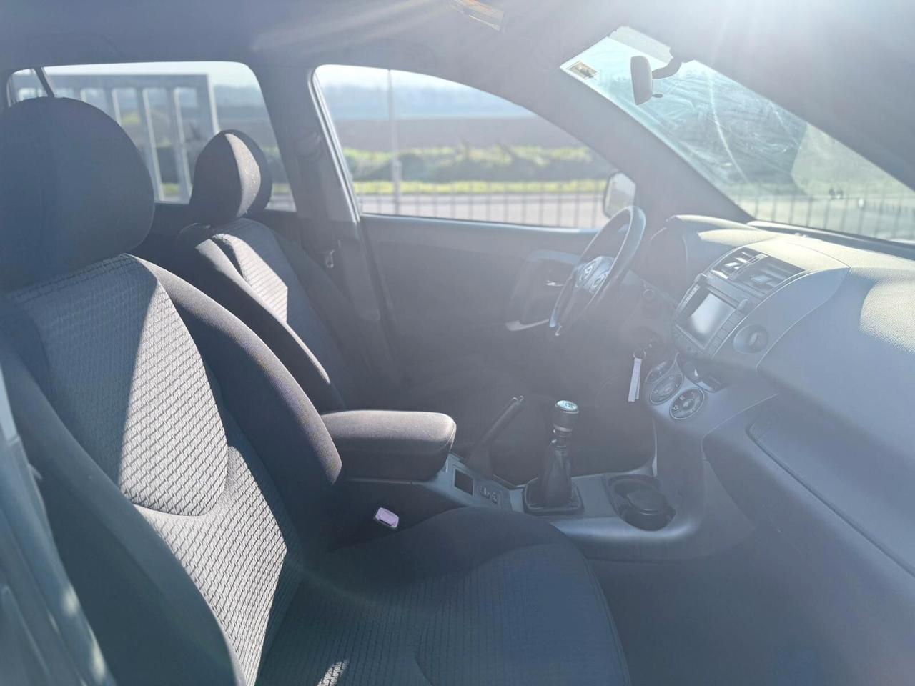 Toyota RAV 4 2.2 D 4X4 2009 MANUALE