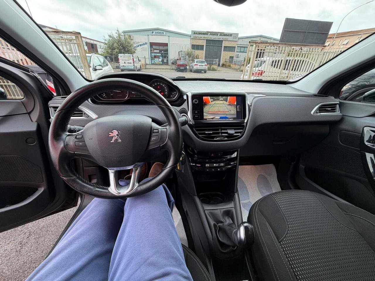 Peugeot 208 PURETECH 5P ALLURE