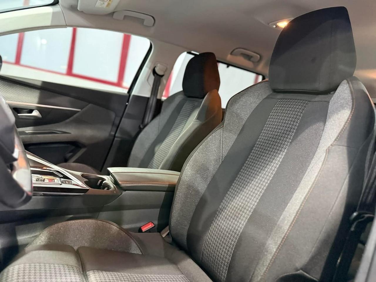 Peugeot 5008 Allure 1.5 BlueHDI 130cv 2021 7Posti