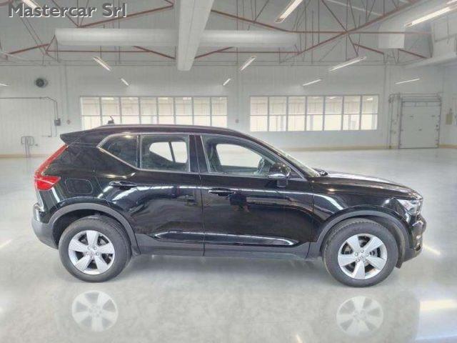 VOLVO XC40 2.0 d3 SUV D3 150cv BUSINESS - FV529SV