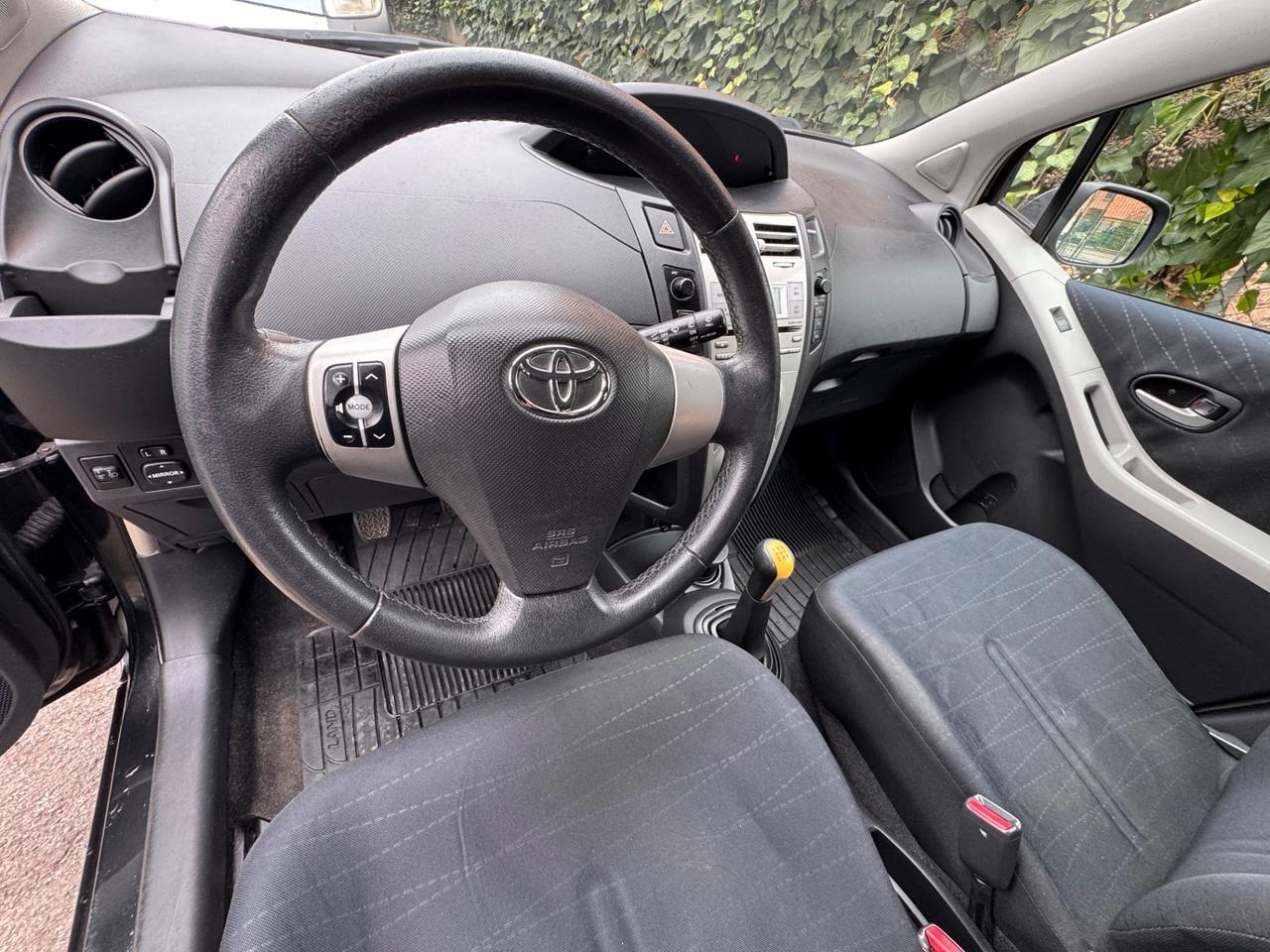 Toyota Yaris 1.3 5 porte